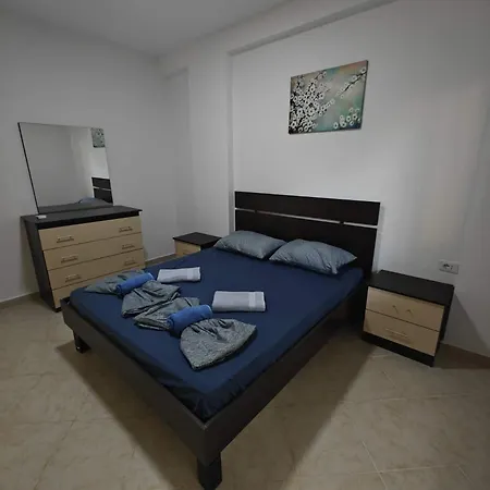 501 Adam Besa דירה גולם